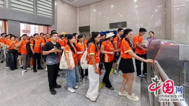 AG体育官方入口-漳州站开行直达南平“闽超”球迷专列(组图)